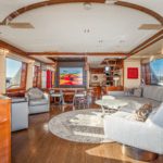001-XOXO-Benetti-85-Salon-001-gyGK1fCc