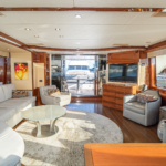002-XOXO-Benetti-85-Salon-002-ZvjCK5PT
