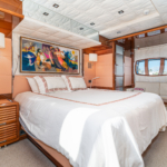 008-XOXO-Benetti-85-VIP-Stateroom-008-0RKbGLRl