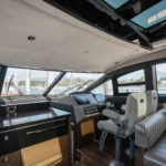 009-TROUBADOUR-65-Sea-Ray-Helm-41-m7I5SL69