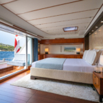 011_Selena_Master-Stateroom-ex5o1oKH