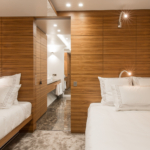 SILVER-EDGE_21_H4-Guest-Cabin_01_LR-CO8mxxbP