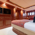 ULYSSES_14_2nd-VIP-Stateroom-on-Lower-Deck_Ulysses-25_HR-V8bLSB6o
