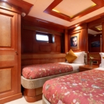 ULYSSES_17_1st-Twin-Stateroom-on-Lower-Deck_Ulysses-5_HR-0LBMrTvX