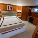 VIS_13_Master-stateroom_admiral_varazze-67-70iY7ObH