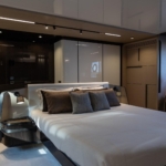 YB_14_Master-stateroom_IMG_1249-Large_LR-ZqTdUnyr
